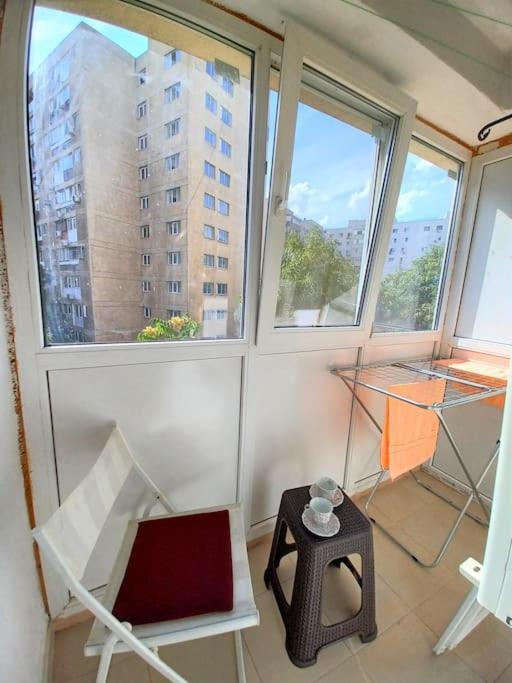 Garsoniera Linistita Zona Vitan Bucarest Exterior foto